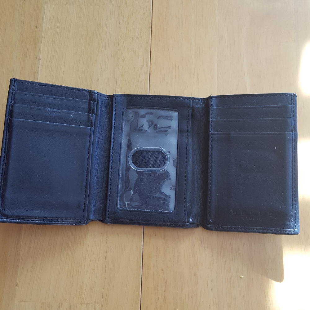 Men's black wallet